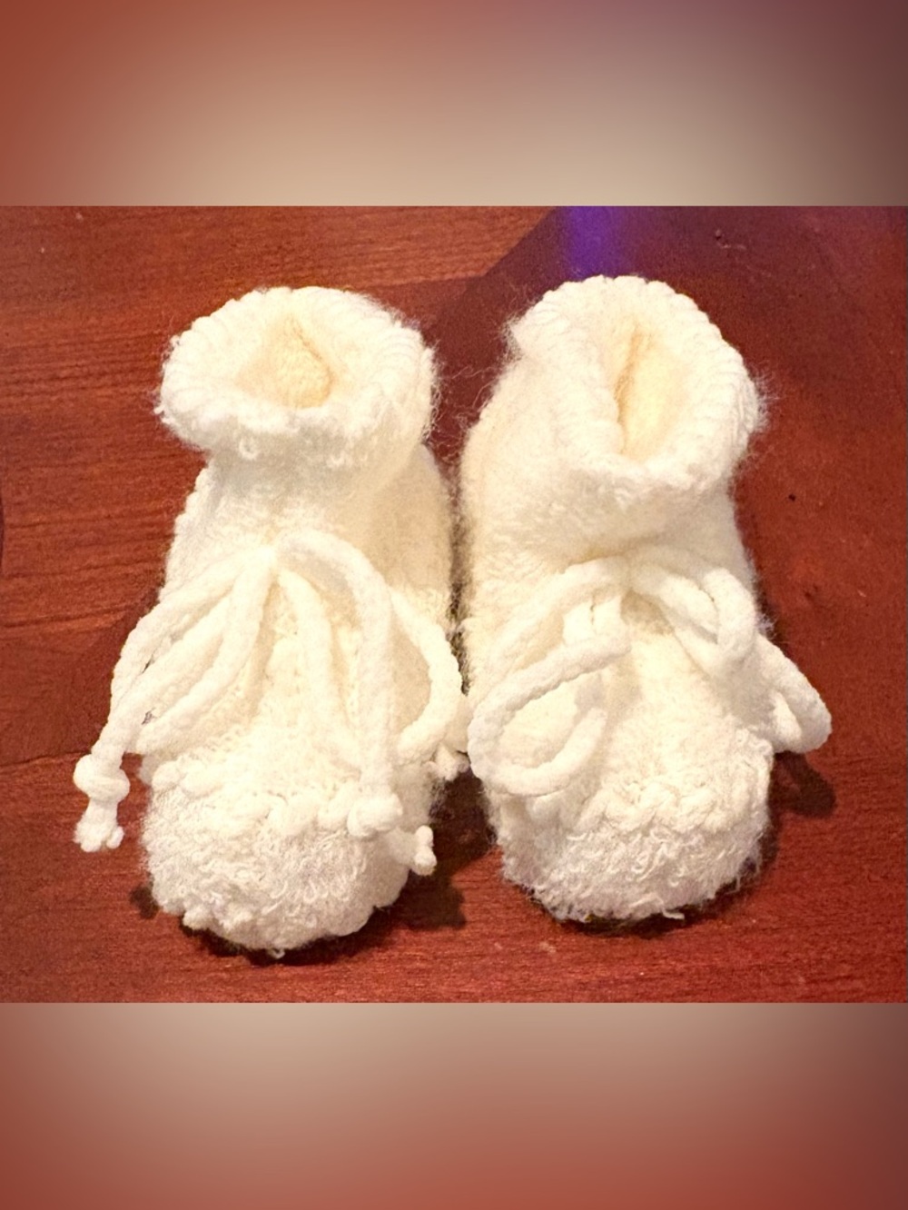 NWT VINTAGE 1970’s Off-White Baby Booties with Original Box, Size 0-3 mo